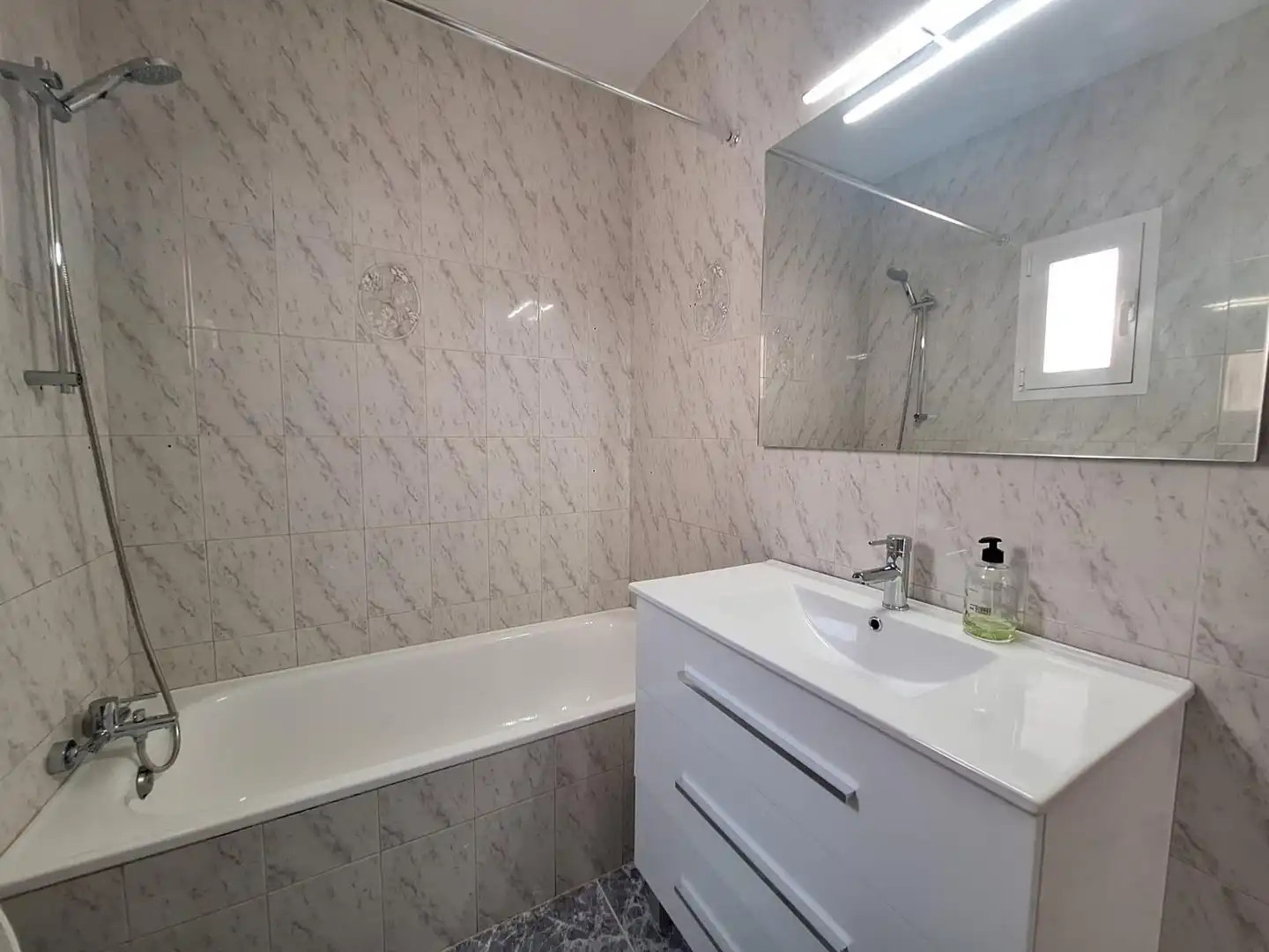 Flat with terrace to rent in Calle Calle Mirasierra, imagen 18