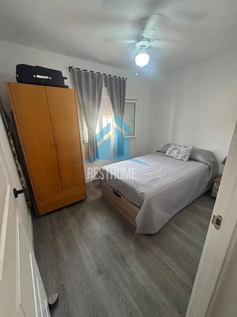 Dormitori de Casa o xalet en venda en Tavernes de la Valldigna amb Aire condicionat, Terrassa i Piscina comunitària