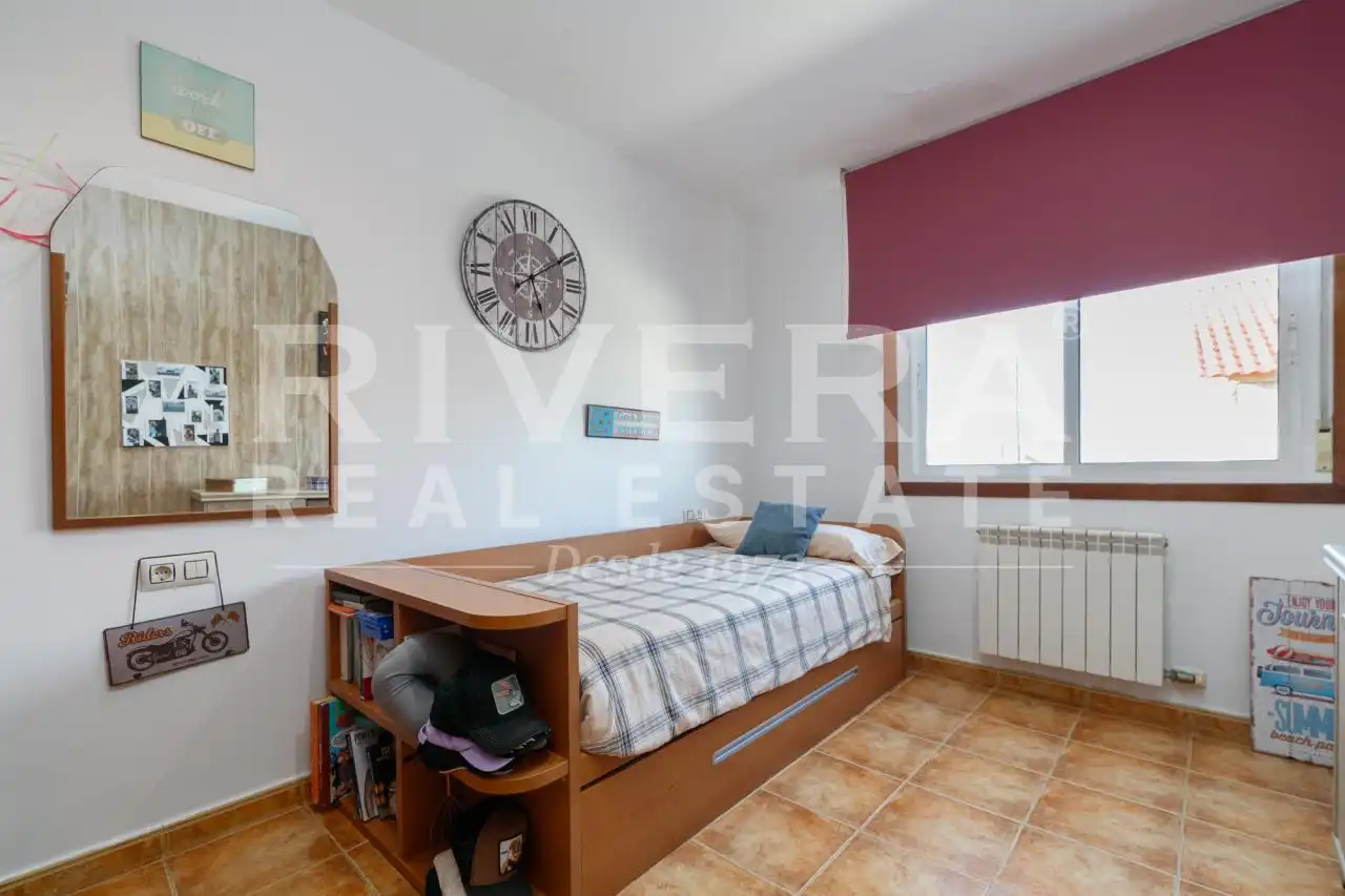 Habitación de Casa o chalet en venta en Vigo  con Calefacción, Jardín privado y Parquet
