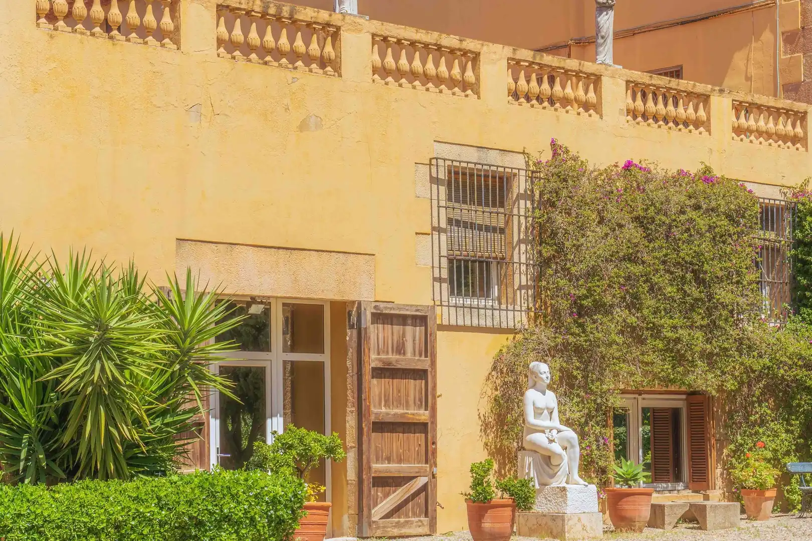Exterior view of Houses for sale in Esplugues de Llobregat  with Terrace, Storage room and Swimming Pool