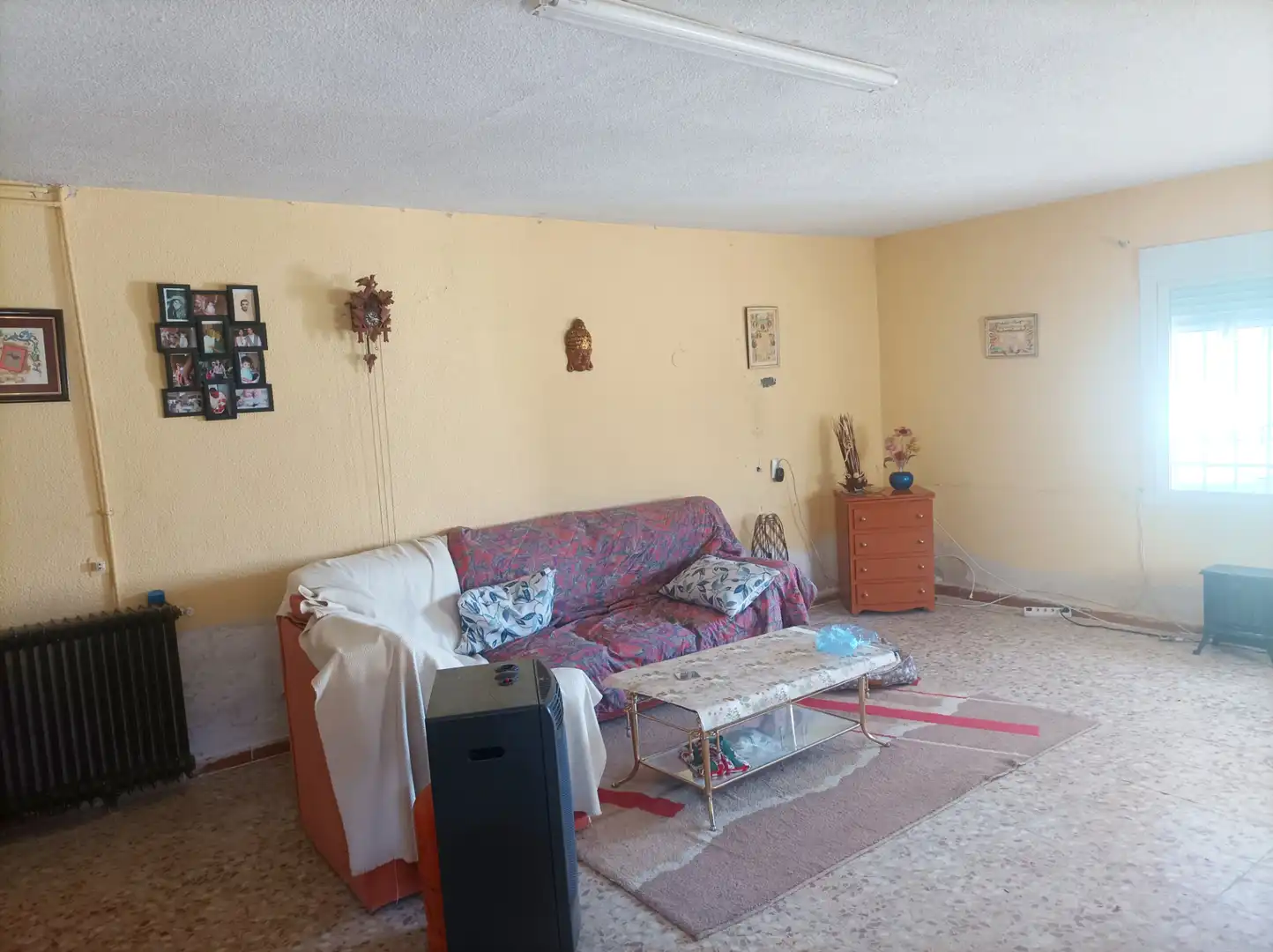 Sala de estar de Casa o chalet en venta en Escalona con Calefacción, Piscina y Amueblado