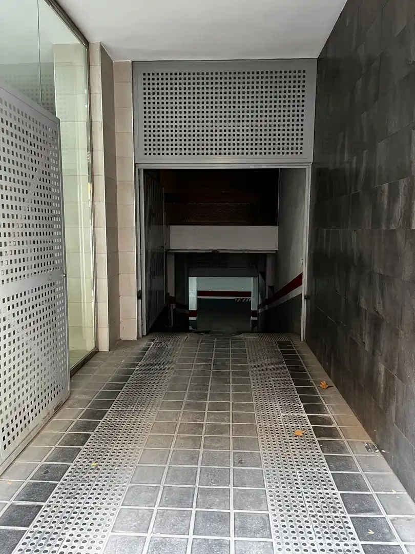 Garaje de alquiler en CL PINTOR ZARIÑENA, 5, El Carme
