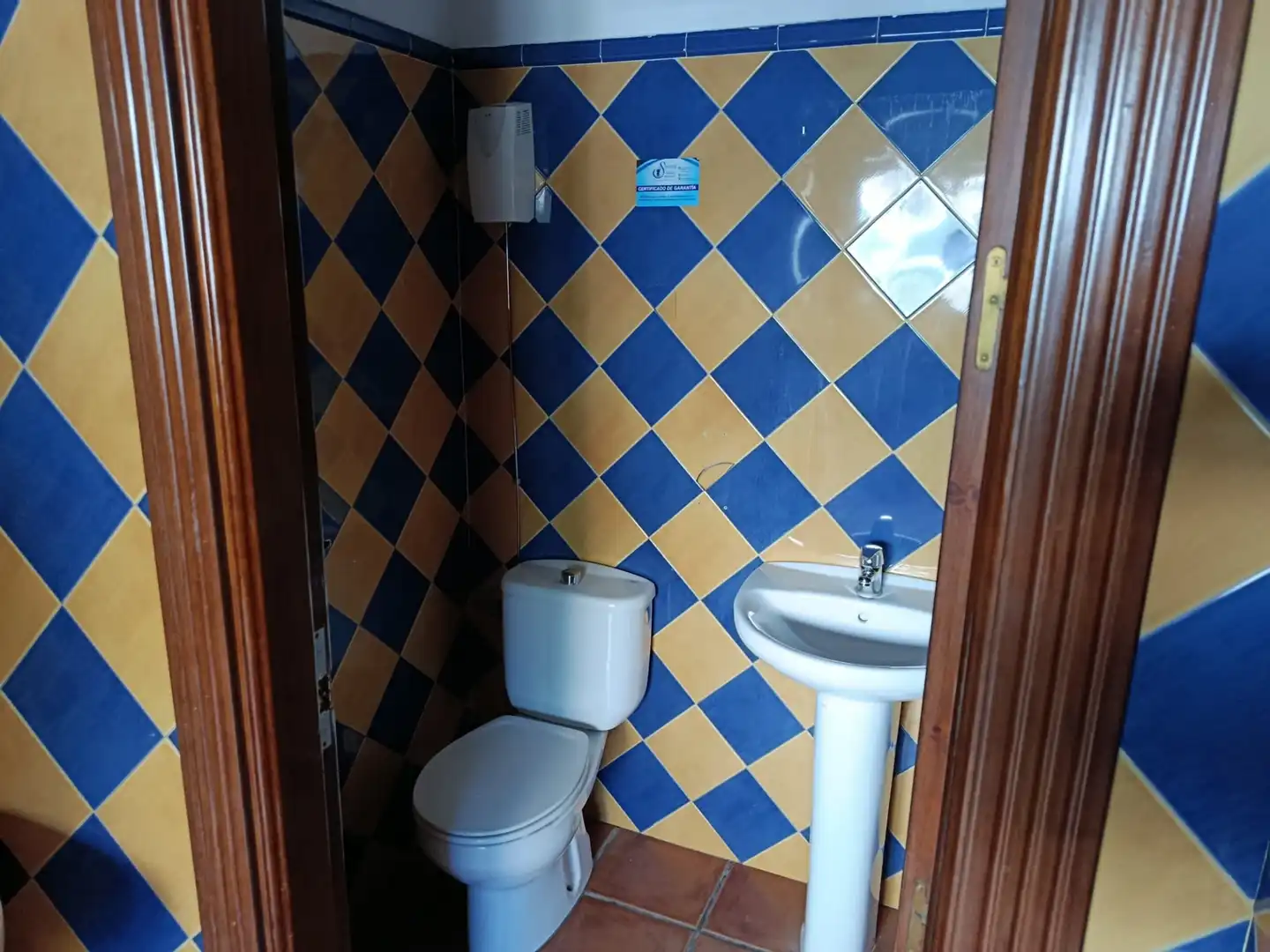 Bathroom of Commercial properties for rent in Granada