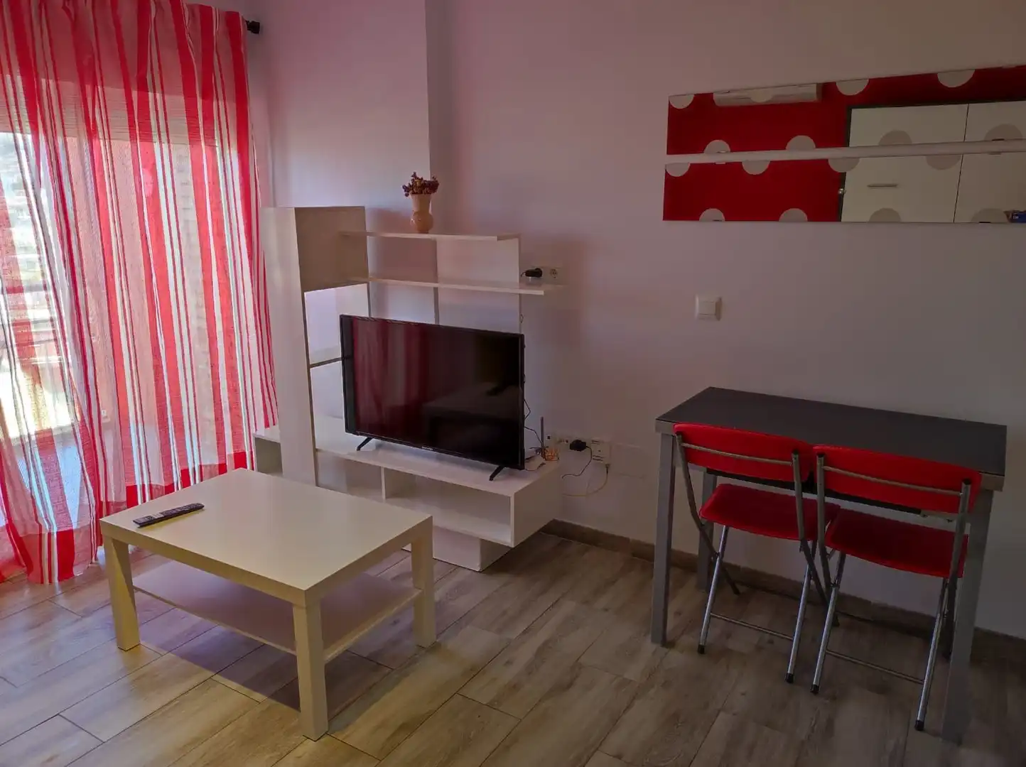 Sala d'estar de Estudi de lloguer en Benalmádena amb Aire condicionat, Calefacció i Terrassa