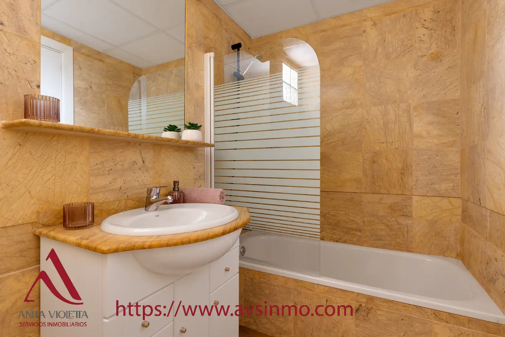 Bathroom of Apartments for rent in Orihuela  with Air Conditioner, Furnished and Oven