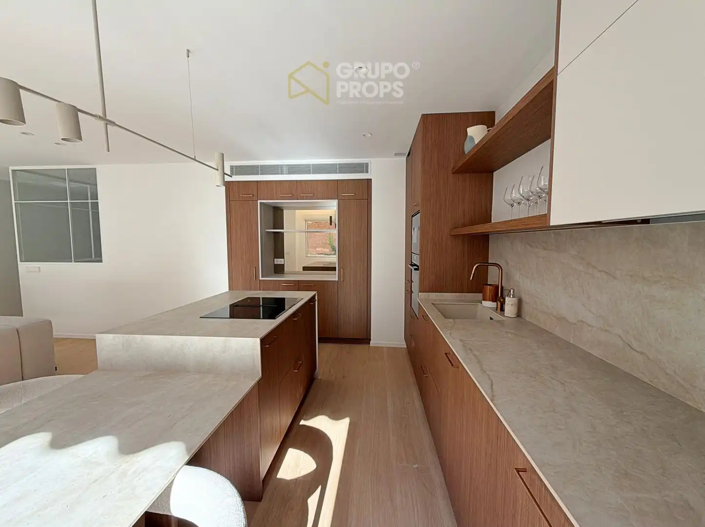 Cocina de Apartamento en venta en Madrid con Calefacción y Amueblado