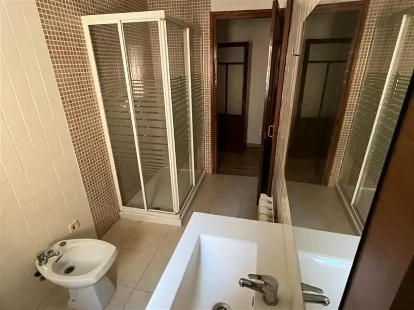 Bany de Casa adosada en venda en Cabra del Camp amb Parquet, Traster i Balcó
