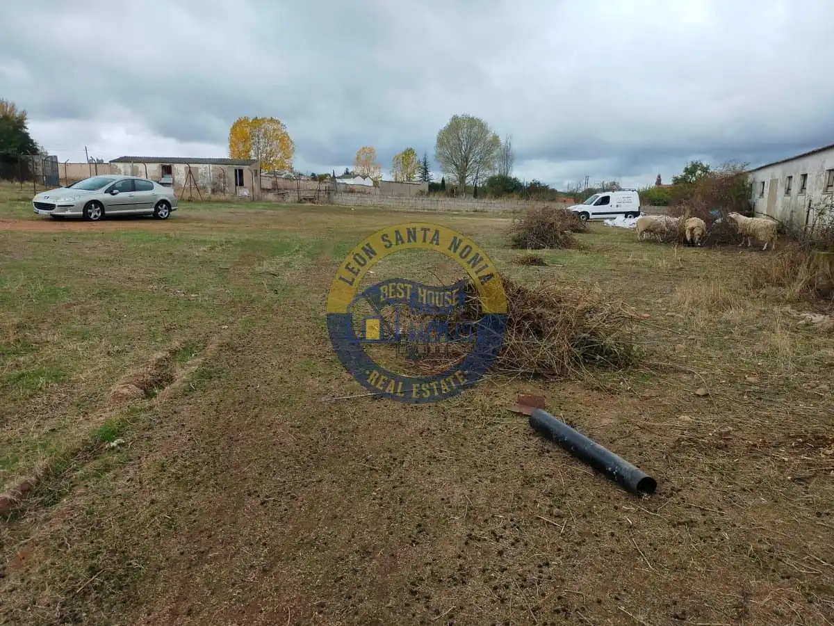 Nau industrial en venda a Valverde de la Virgen, imagen 10
