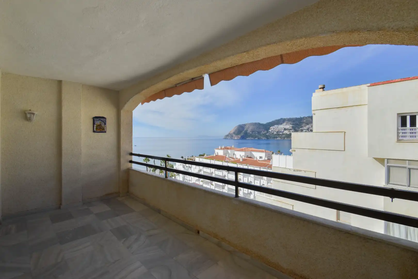 Schlafzimmer von Wohnungen zum Verkauf in Almuñécar mit Klimaanlage, Terrasse und Möbliert