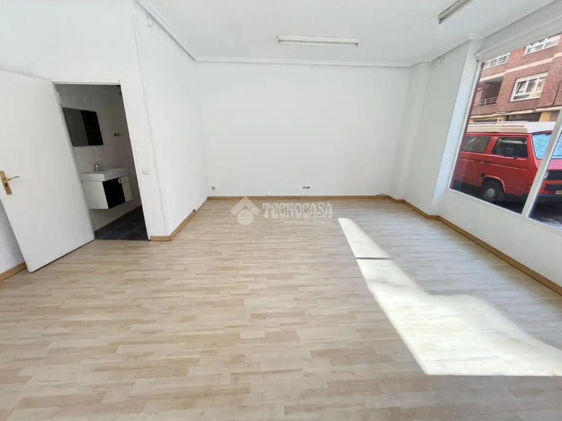 Business premises to rent in C. Batalla de Clavijo, imagen 2