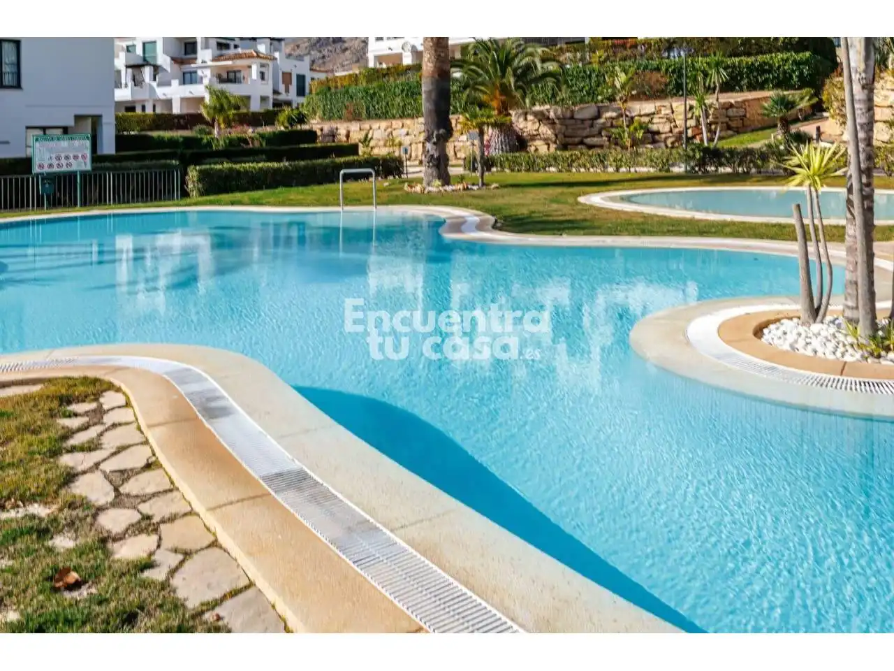 Schwimmbecken von Einfamilien-Reihenhaus zur Miete in Finestrat mit Klimaanlage, Heizung und Privatgarten