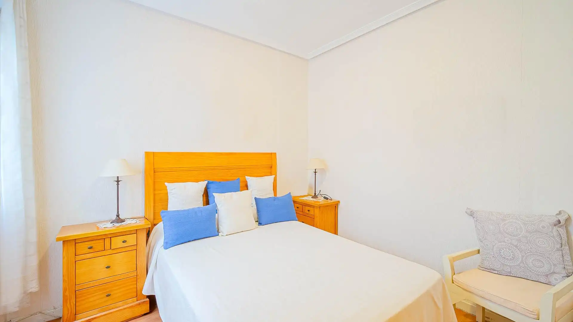 Dormitori de Apartament en venda en Torrevieja amb Moblat i Balcó