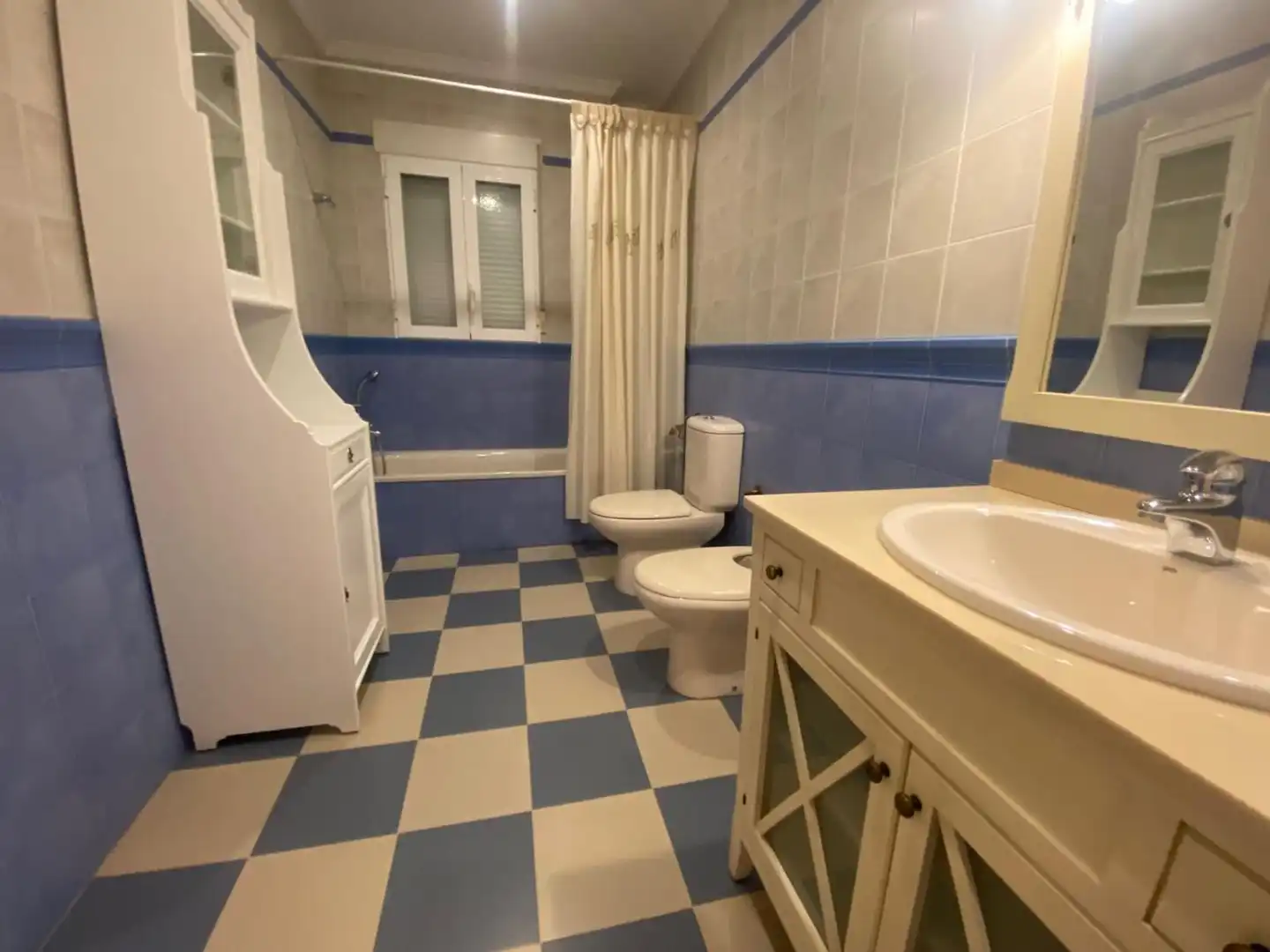 Baño de Piso en venta en Valdepeñas con Aire acondicionado, Calefacción y Parquet