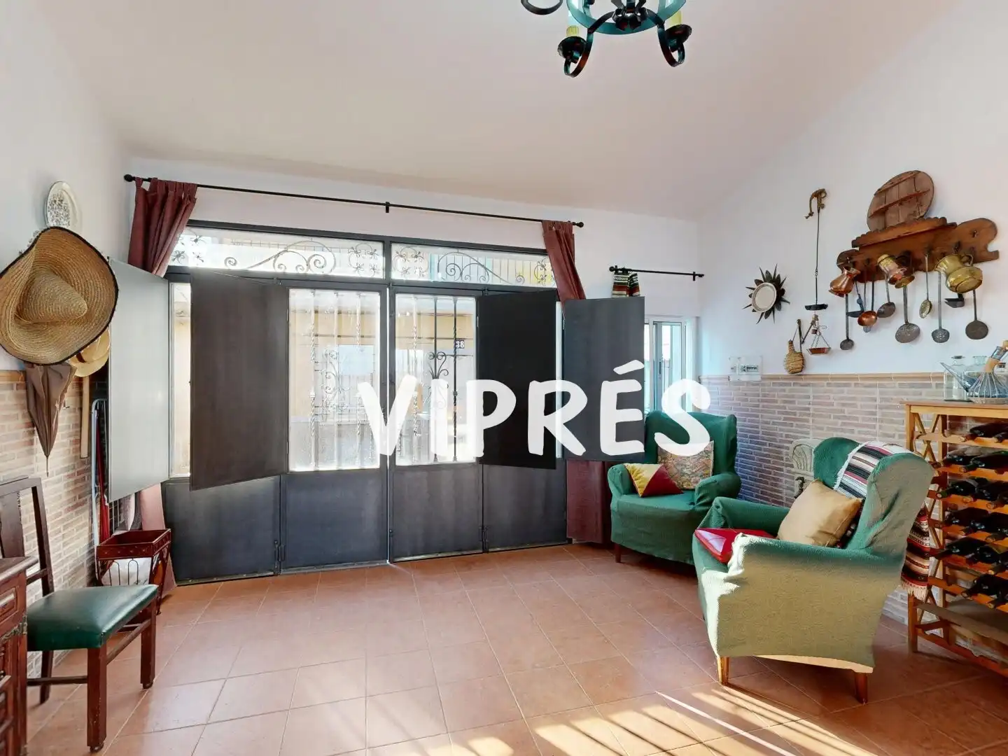 Sala d'estar de Casa o xalet en venda en Torremocha amb Moblat