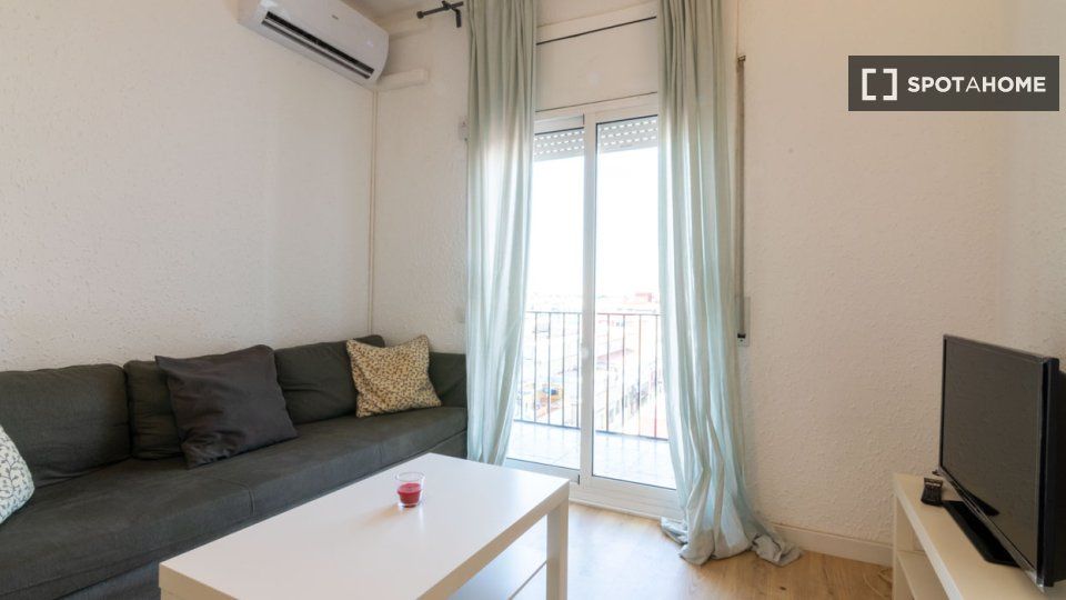 Bedroom of Flat to rent in L'Hospitalet de Llobregat  with Air Conditioner, Heating and Furnished