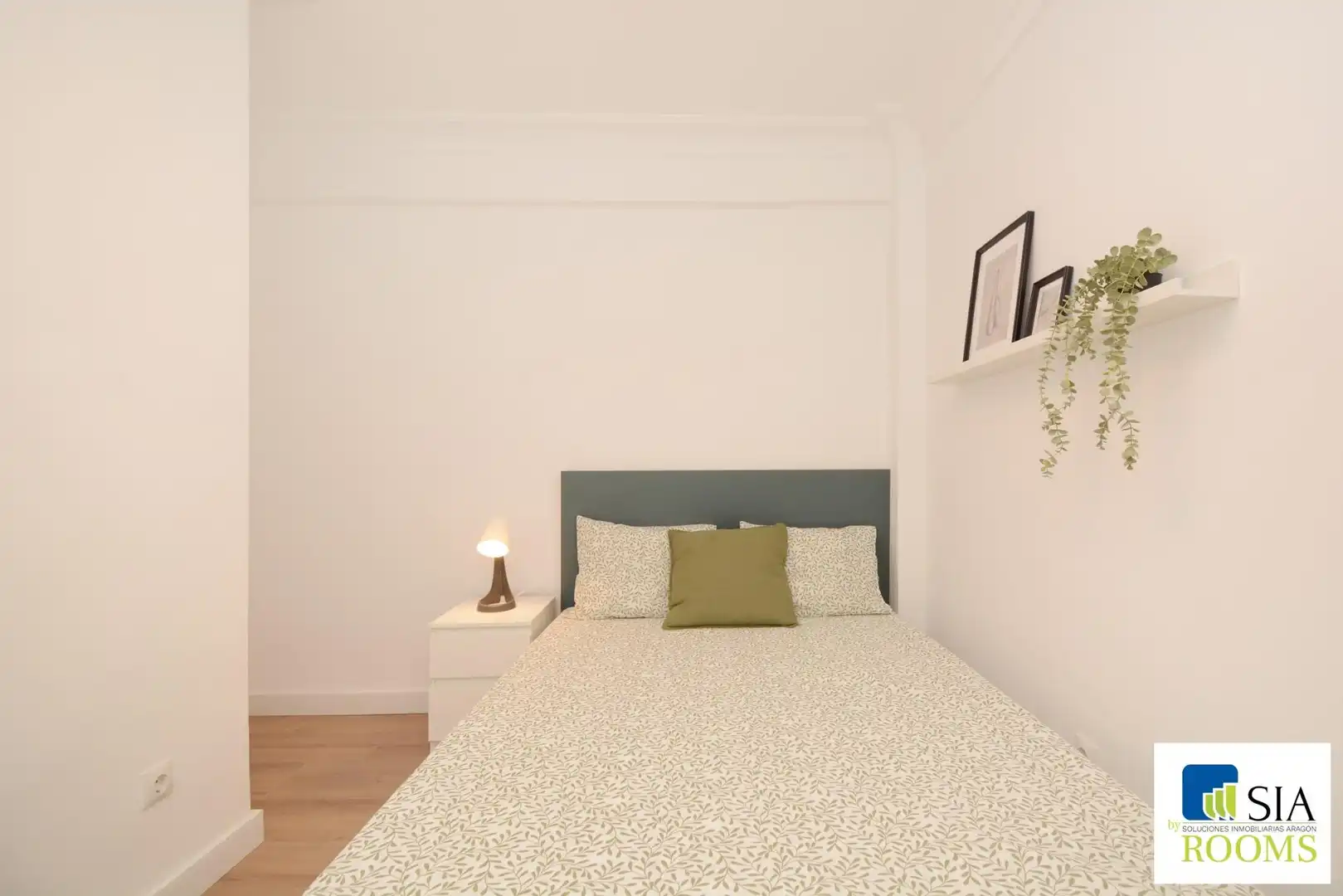 Room in Calle de Pamplona Escudero, 6, Universidad San Francisco
