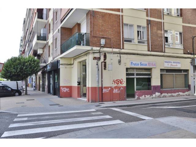 Local comercial en Alquiler en FELIPE II, S/N en Campo de la Juventud