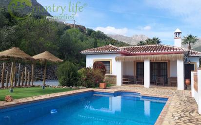 Exterior view of House or chalet for sale in Alcaucín