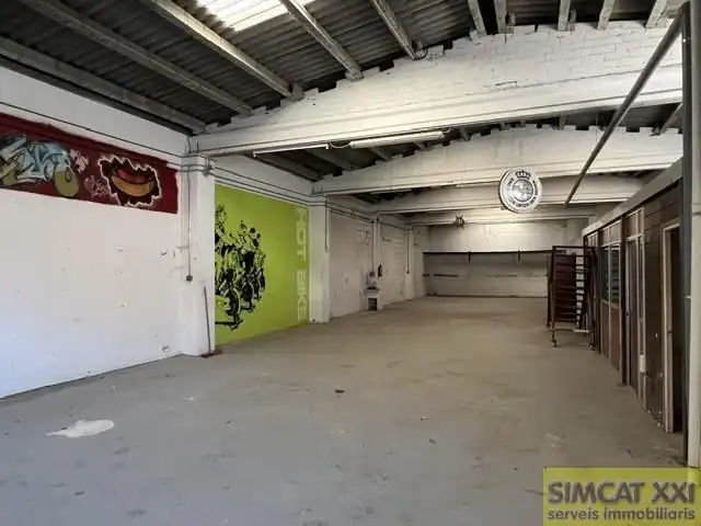 Nau industrial en venda en Vilafant