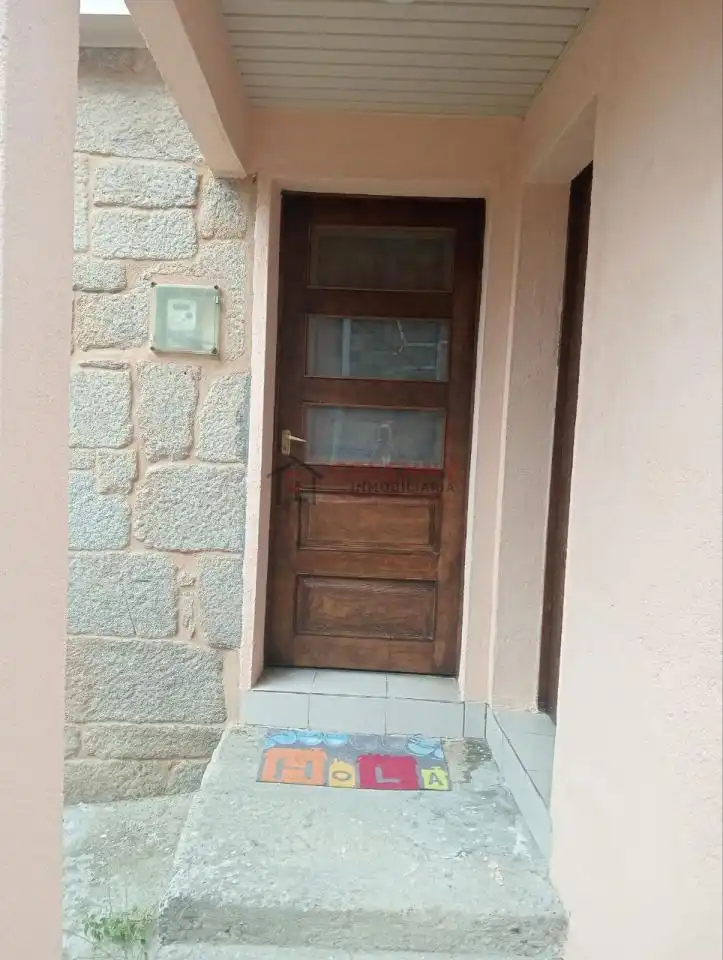 Einfamilien-Reihenhaus zur Miete in San Cibrao das Viñas mit Heizung und Balkon