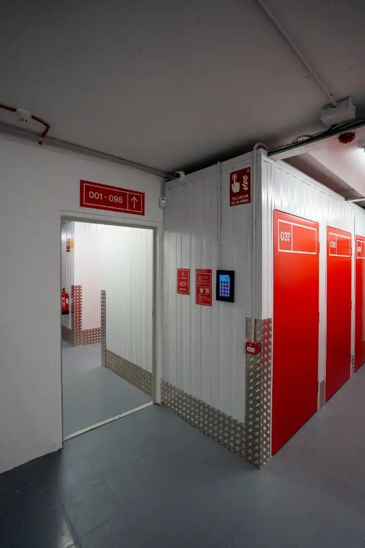 Storage room for rent in Barcelona  with Alarm