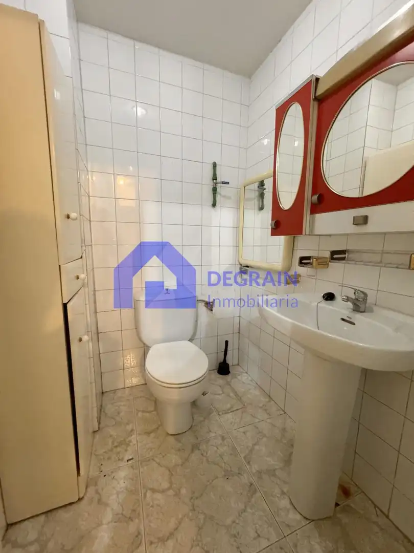 Badezimmer von Geschaftsraum zum Verkauf in Oviedo 