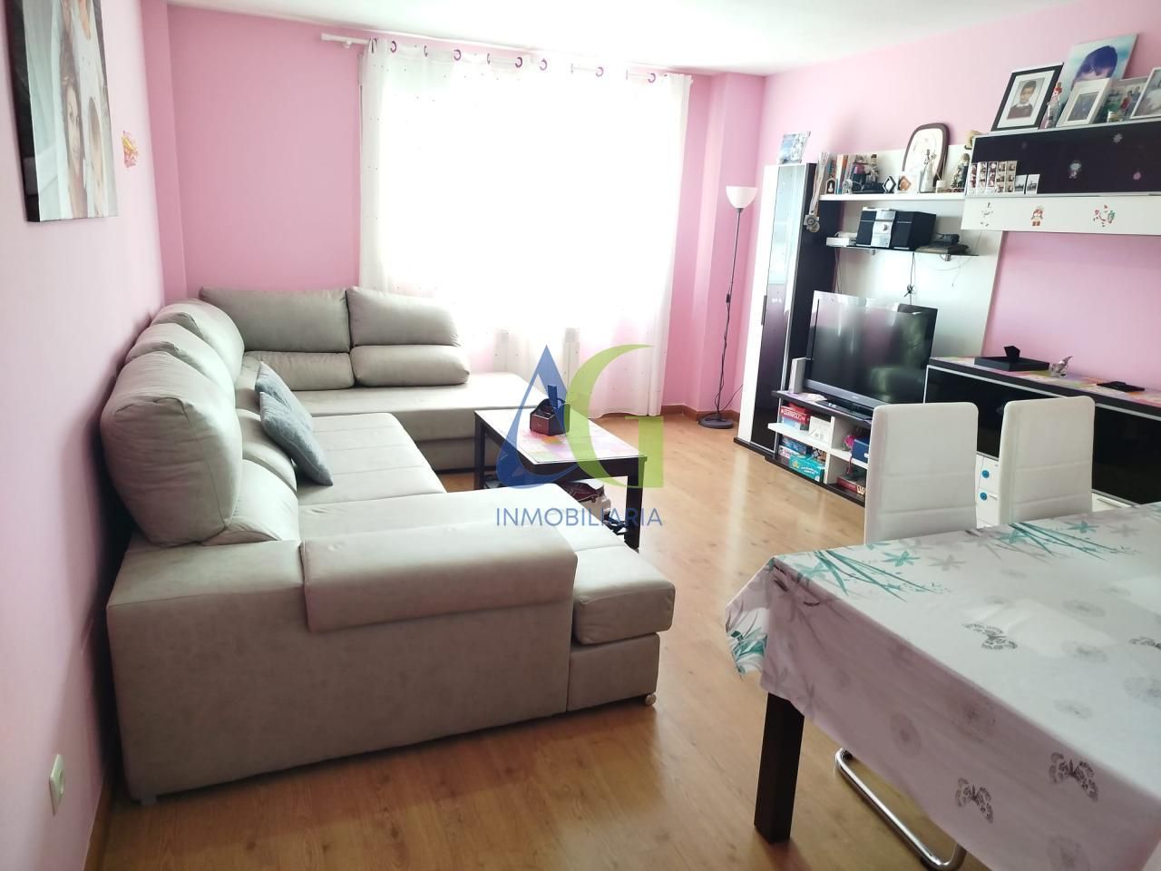 Sala d'estar de Pis en venda en San Andrés del Rabanedo amb Calefacció, Parquet i Terrassa