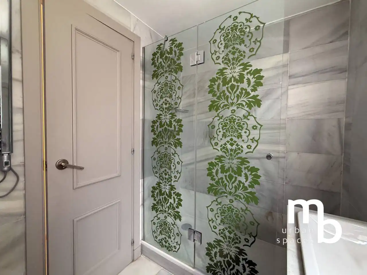 Badezimmer von Wohnung zur Miete in Madrid mit Klimaanlage und Möbliert