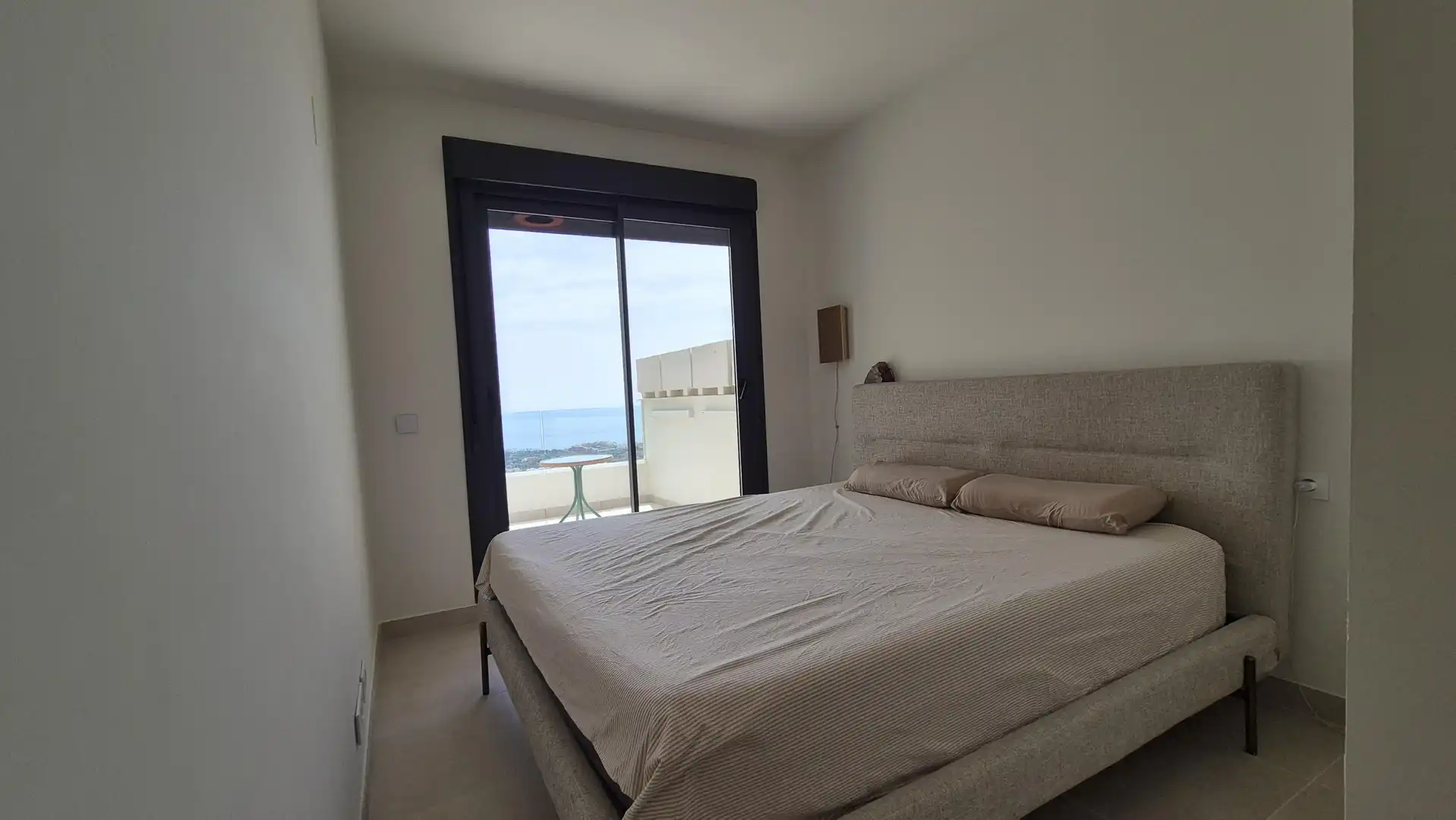 Dormitori de Àtic de lloguer en Benalmádena amb Aire condicionat, Calefacció i Jardí privat