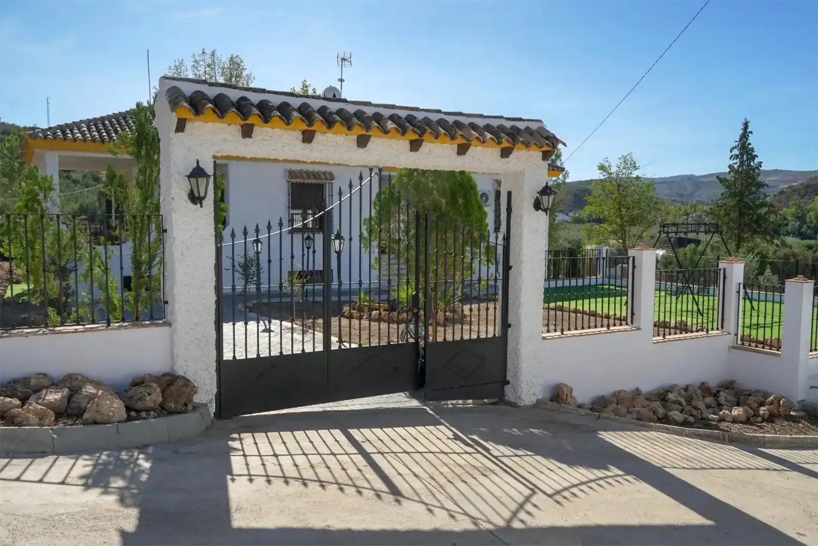 Casa o chalet de alquiler en Almedinilla con Aire acondicionado, Jardín privado y Piscina