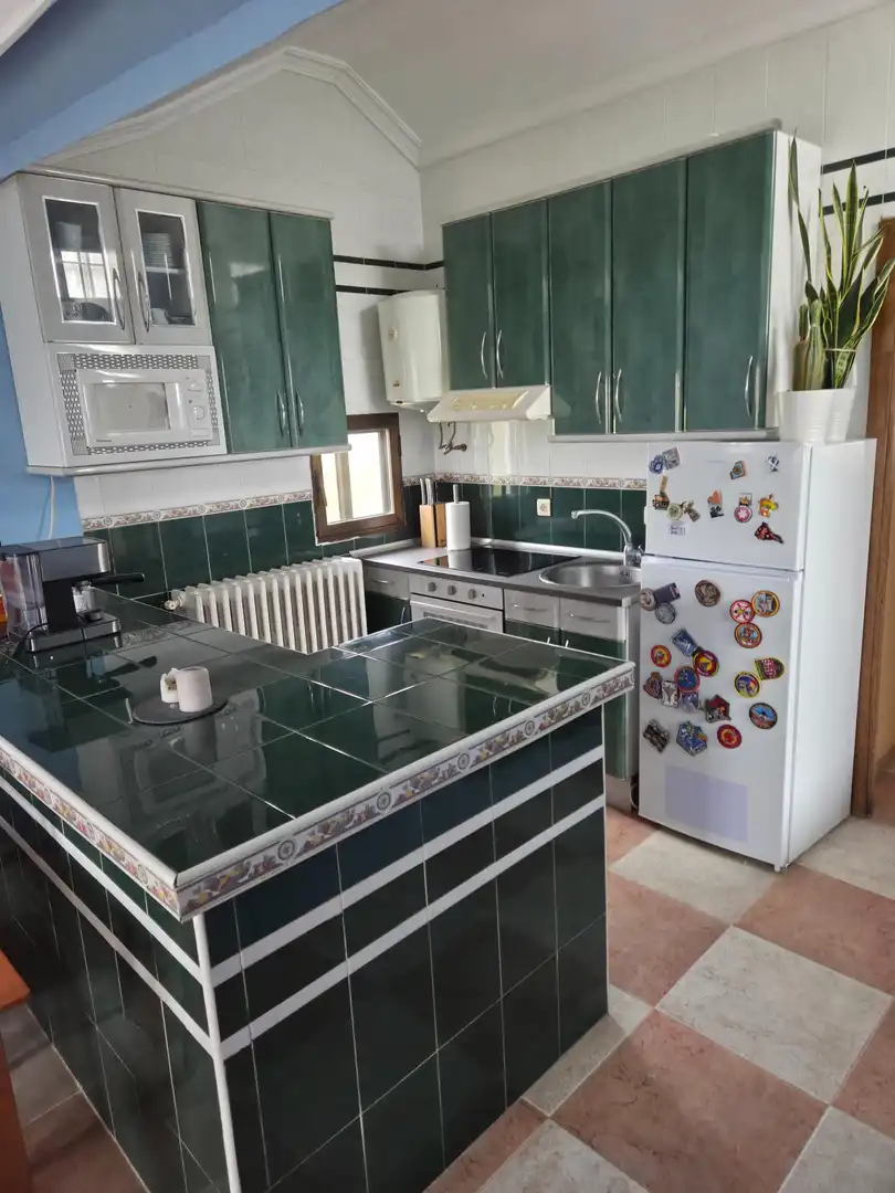 Cuina de Casa o xalet en venda en Castellanos de Villiquera amb Calefacció