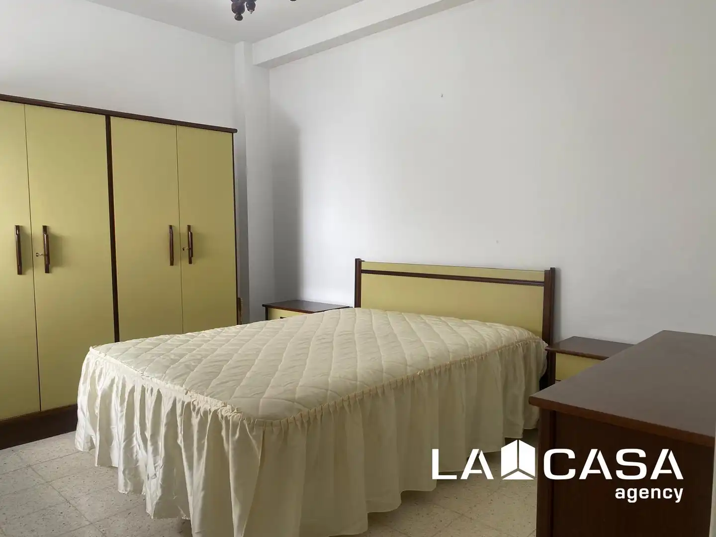 Dormitori de Pis en venda en Dos Hermanas amb Aire condicionat i Terrassa