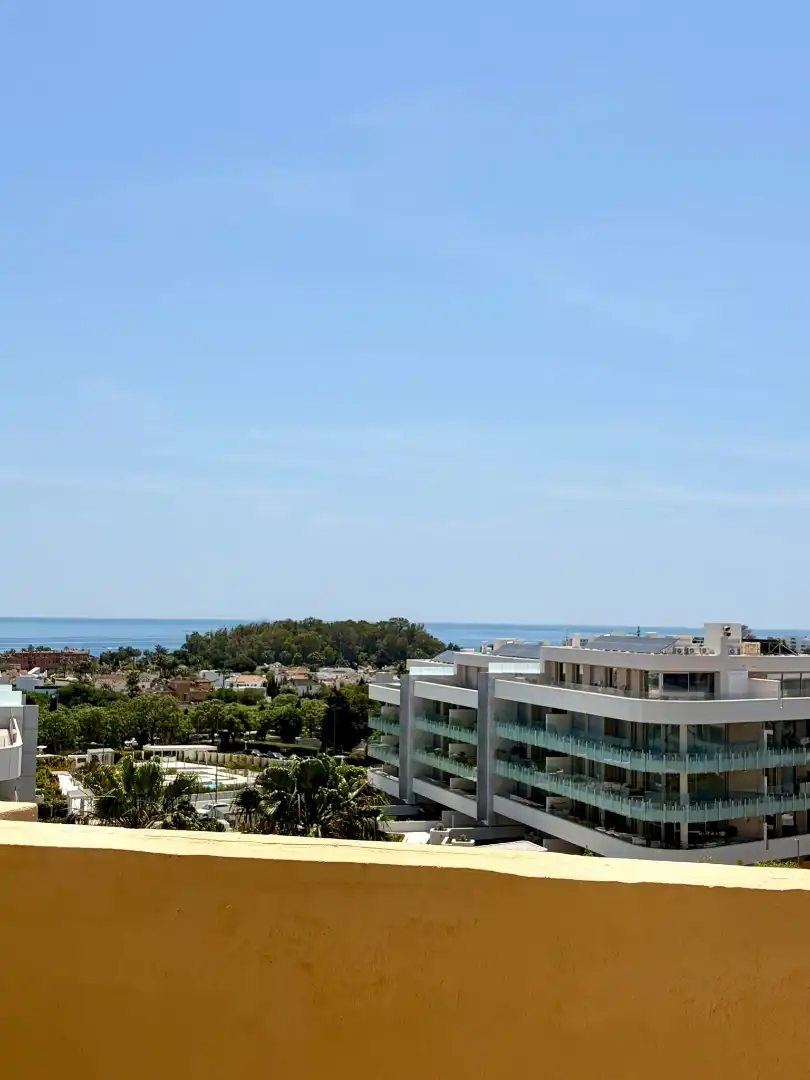Terrasse von Wohnungen zum Verkauf in Marbella mit Klimaanlage, Heizung und Terrasse