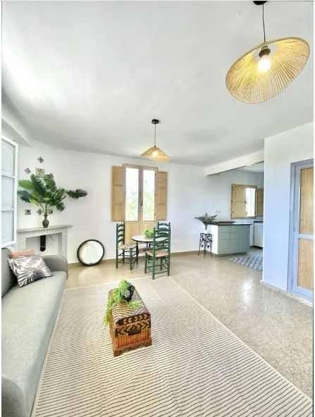 Sala d'estar de Casa o xalet en venda en Picassent amb Jardí privat, Terrassa i Moblat