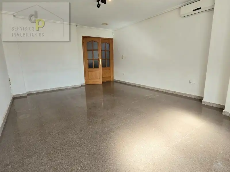 Piso con terraza en venta en Carrer Riu Xúquer 43, imagen 3