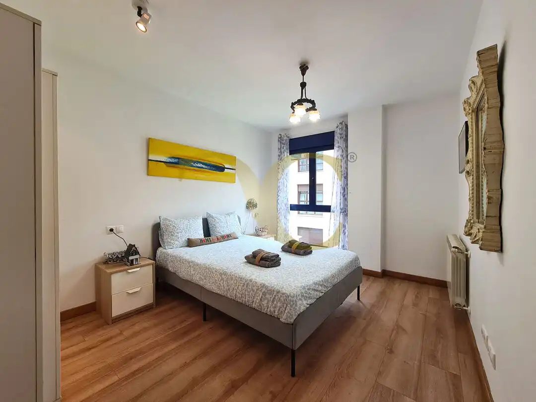 Habitación de Apartamento en venta en Ribadesella con Calefacción, Trastero y Amueblado