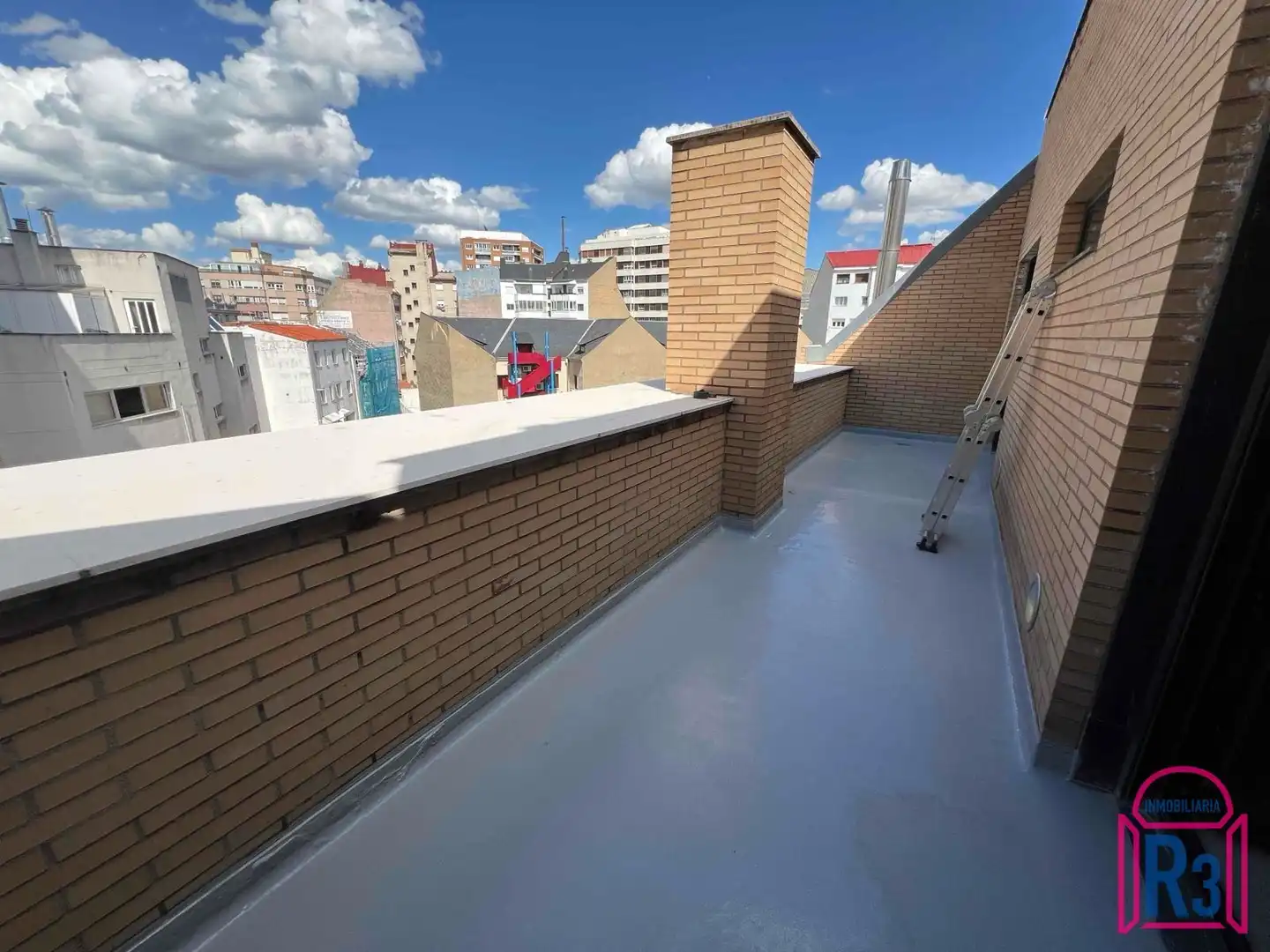 Terrasse von Wohnung zum Verkauf in León Capital  mit Heizung, Terrasse und Abstellraum