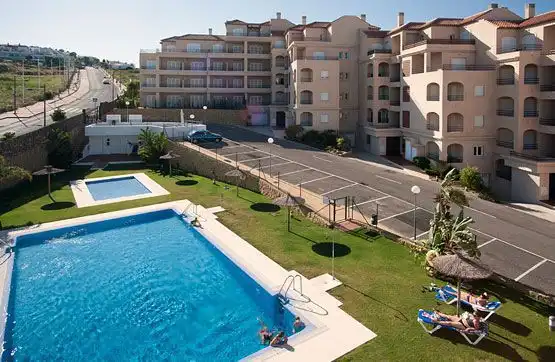 Vista exterior de Ático en venta en Manilva con Calefacción, Terraza y Trastero