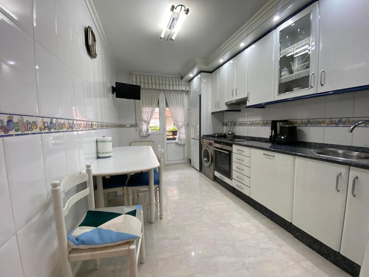 Kitchen of Flat for sale in Durango  with Heating, Furnished and Balcony