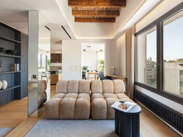 Apartment with lift for sale in Carrer de Muntaner, Barcelona, Barcelona, Spain