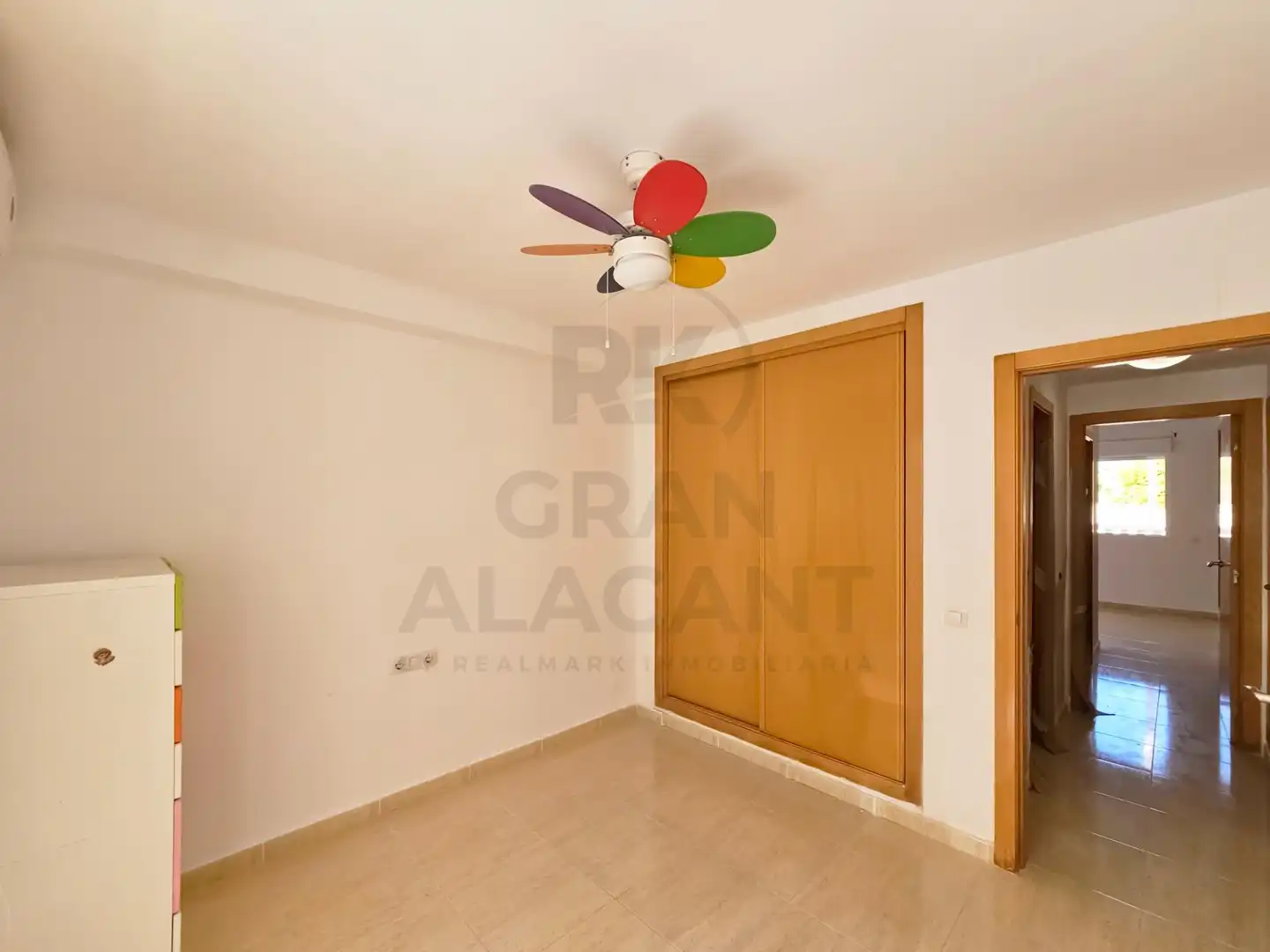 Habitación de Planta baja en venta en Santa Pola con Aire acondicionado, Calefacción y Jardín privado