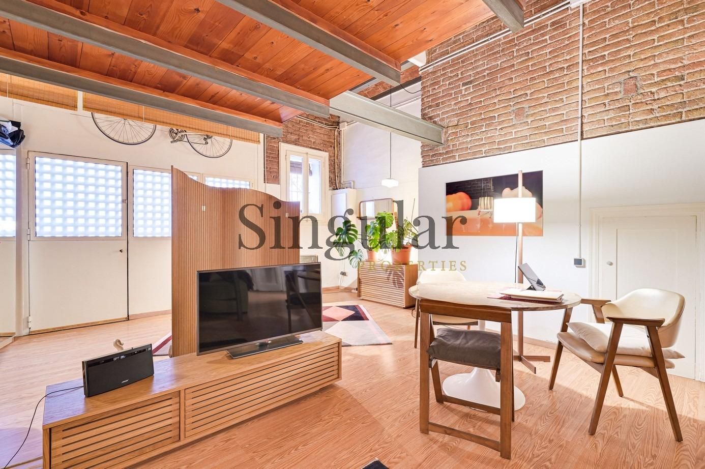 Sala d'estar de Pis en venda en  Barcelona Capital amb Aire condicionat i Parquet