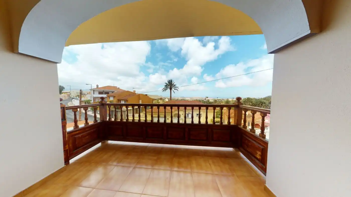 Vista exterior de Casa o xalet en venda en Las Palmas de Gran Canaria amb Jardí privat, Terrassa i Traster