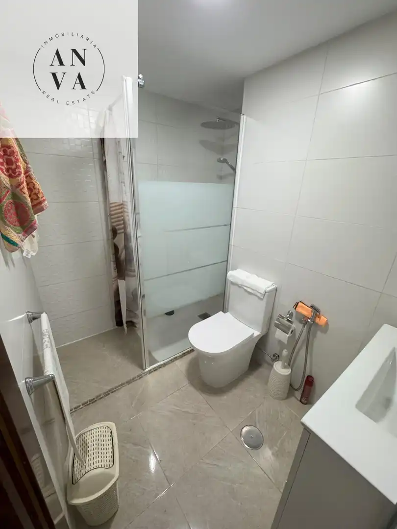 Bany de Pis en venda en Alicante / Alacant amb Aire condicionat, Moblat i Balcó