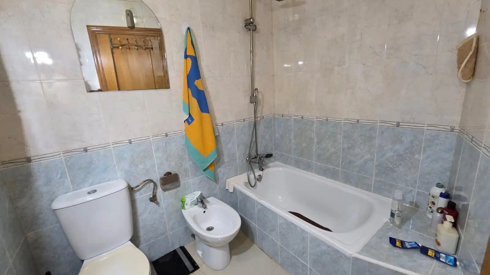 Bany de Apartament en venda en Torrevieja amb Terrassa, Moblat i Balcó