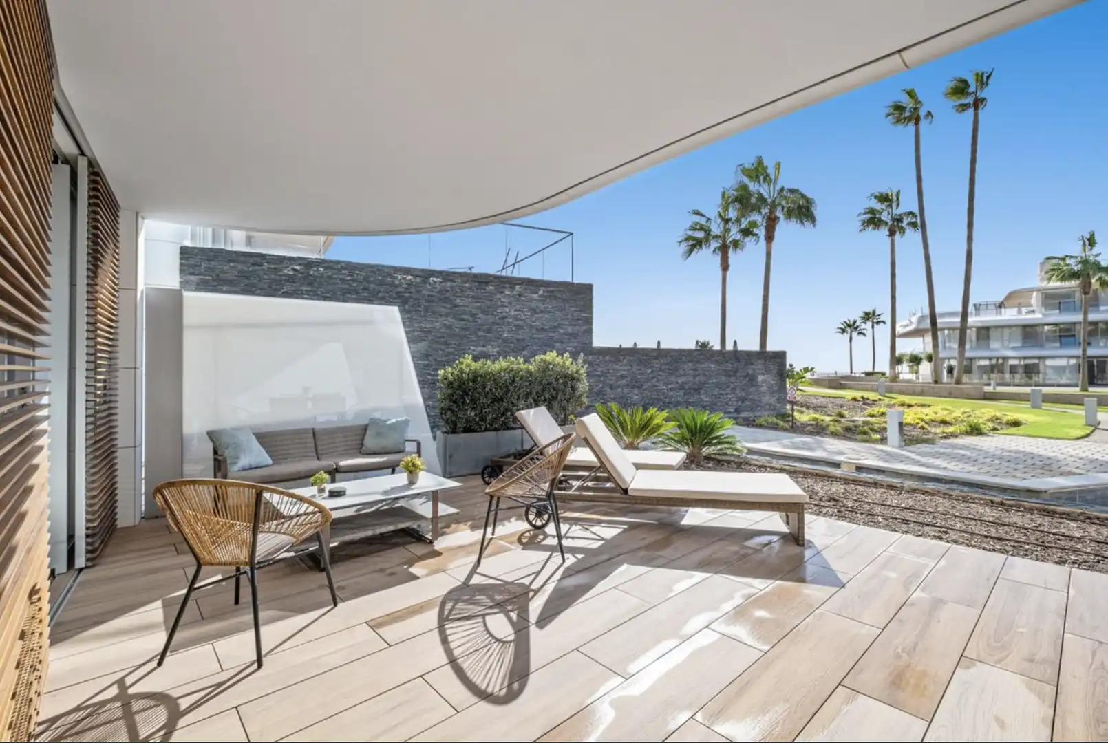 Terrassa de Apartament en venda en Estepona amb Aire condicionat, Jardí privat i Terrassa