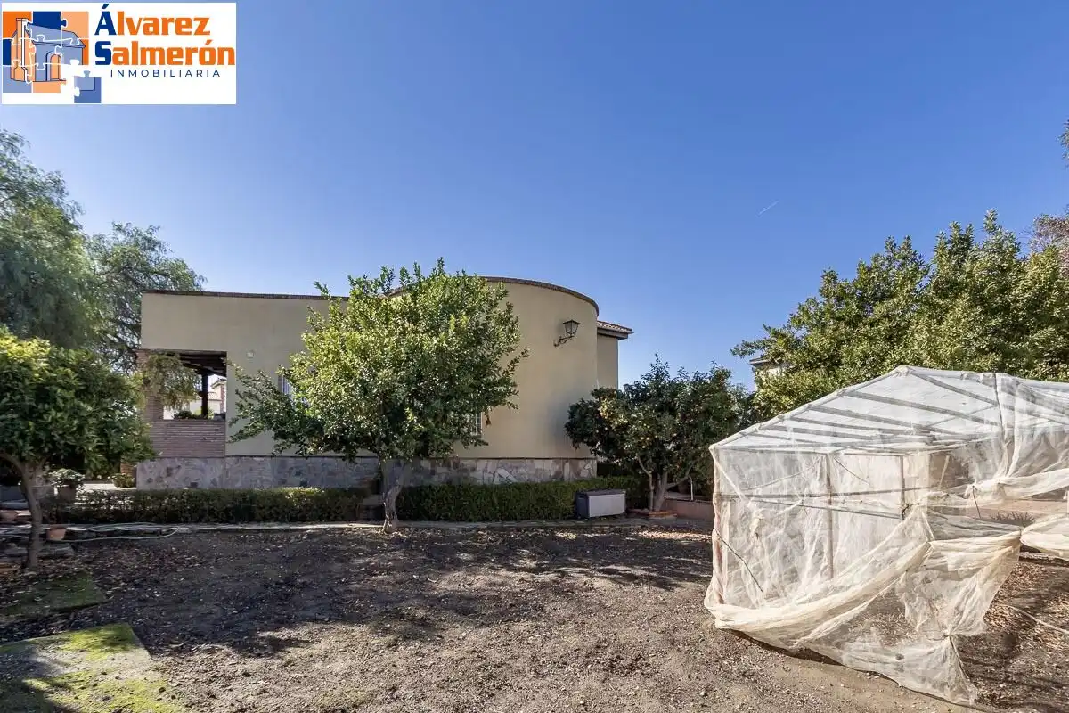 Detached house with pool for sale in Calle del Arache, imagen 4