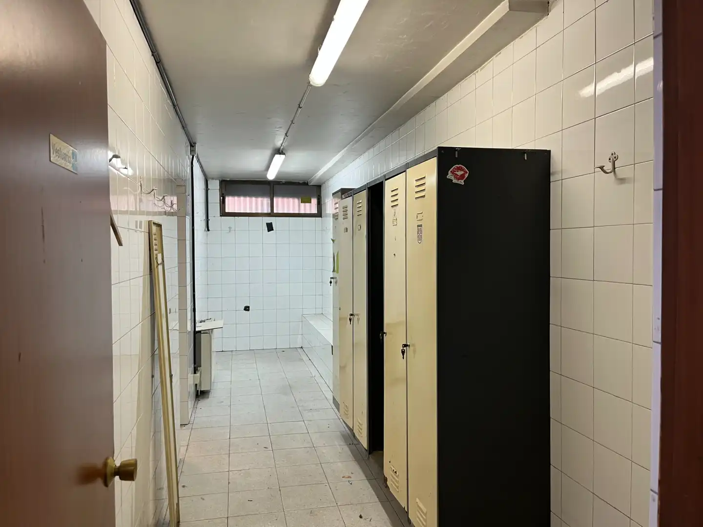 Fabrikhallen zum Verkauf in Arrankudiaga / Zollo mit Heizung und Alarm