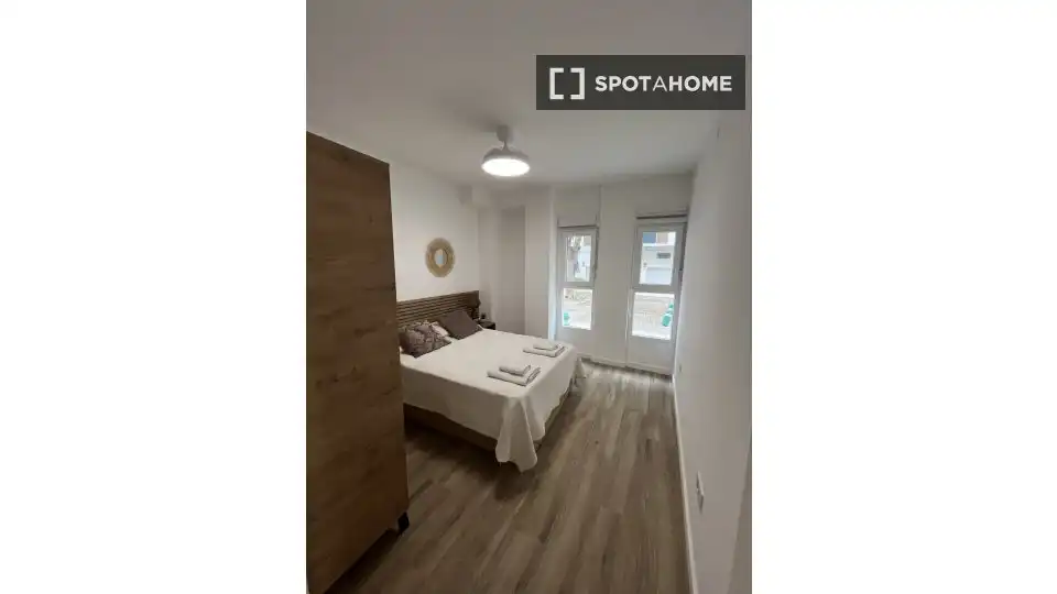 Habitación de Piso de alquiler en Sagunto / Sagunt con Aire acondicionado, Calefacción y Amueblado