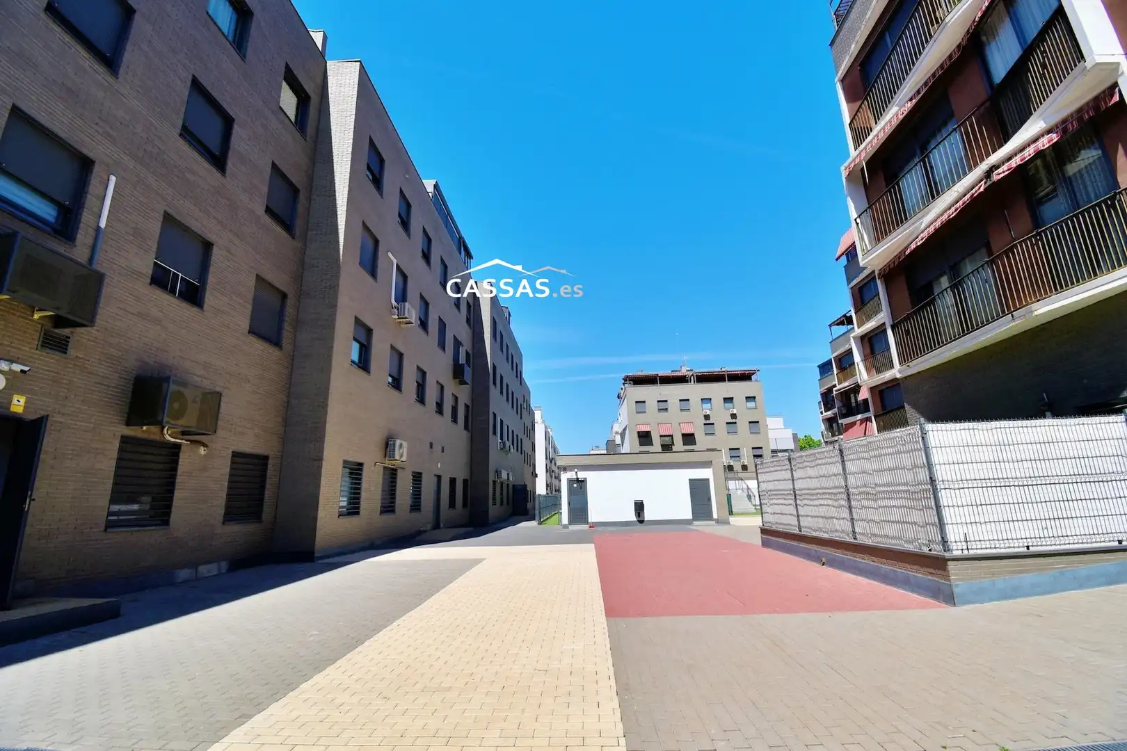 Vista exterior de Planta baja en venta en Torrejón de Ardoz con Aire acondicionado, Calefacción y Jardín privado